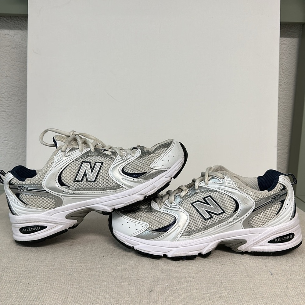 Unisex New Balance 530 (woman size 7, man size 5) Final price.